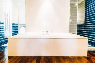 Bathtub