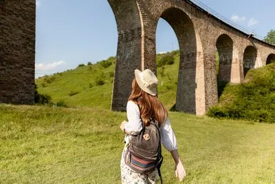 Medium shot woman outdoors