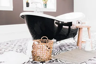 Elegant bathtub with bath elements
